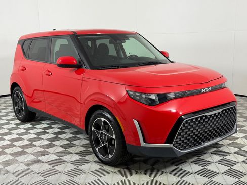 Used 2023 Kia Soul EX FWD image 3