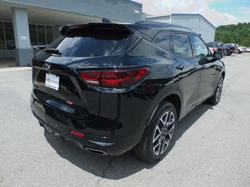 Used 2025 Chevrolet Blazer RS FWD image 3