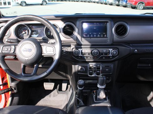 Used 2023 Jeep Wrangler Unlimited w/ Cold Weather Group AWD/4WD image 24