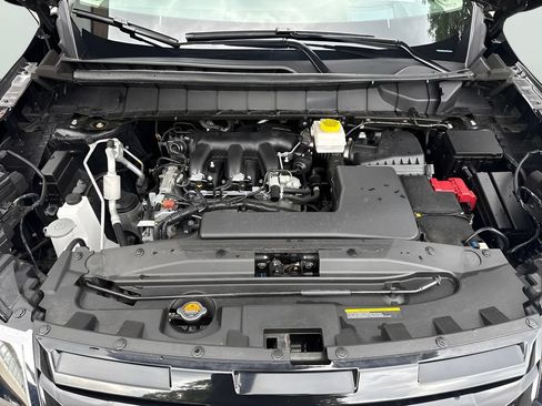 Used 2025 Nissan Pathfinder Platinum AWD/4WD image 16