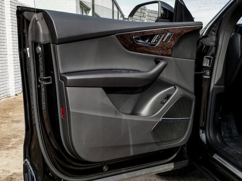 Used 2022 Audi Q8 Premium Plus AWD/4WD image 40