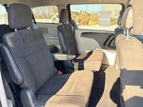 Used 2018 Dodge Grand Caravan SE w/ Power Convenience Group I image 12