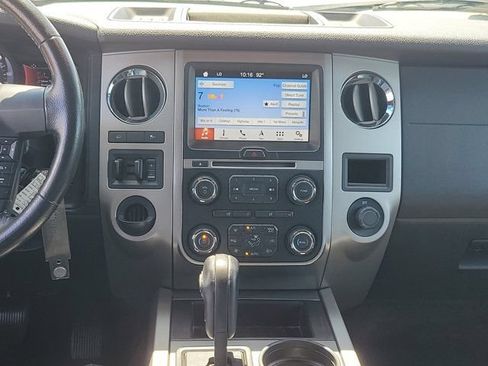 Used 2016 Ford Expedition XLT w/ Equipment Group 202A RWD image 19