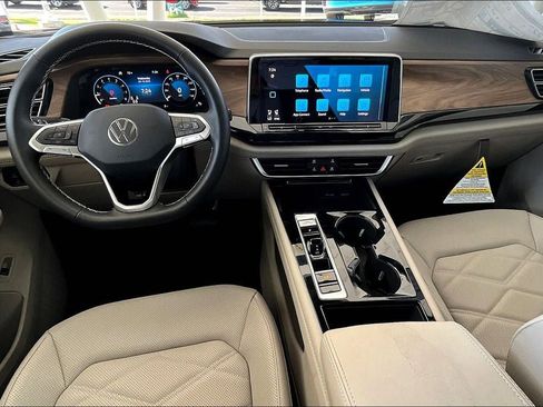New 2026 Volkswagen Atlas SE w/ Black Wheel Package image 15