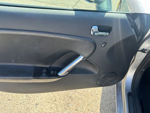 Used 2009 Saturn Sky RWD image 11