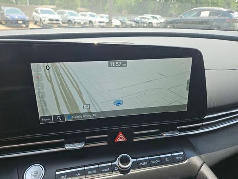 Used 2025 Hyundai Elantra SEL FWD image 21
