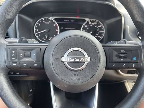 Used 2024 Nissan Rogue SV AWD/4WD image 23