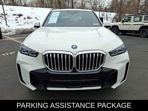 Used 2025 BMW X5 xDrive50e image 2