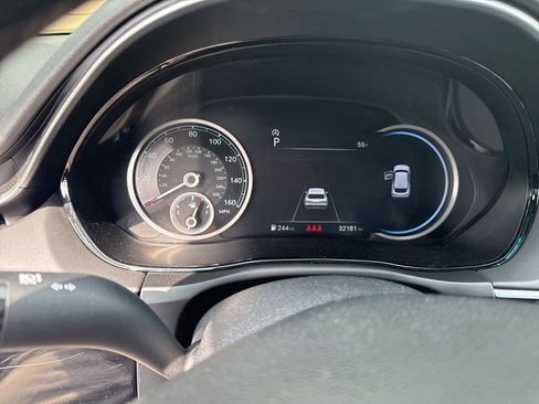 Used 2025 Genesis GV70 2.5T image 15