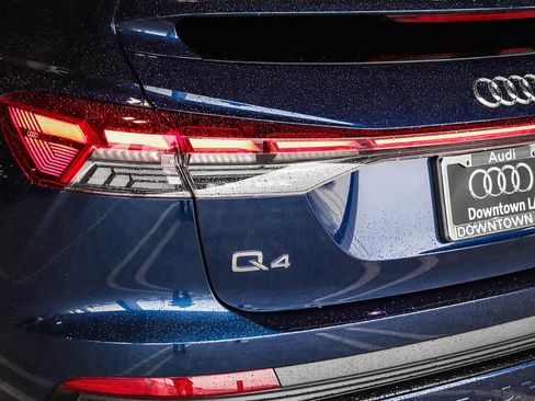 Used 2023 Audi Q4 e-tron Premium Plus image 12