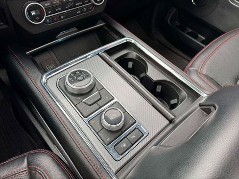 Used 2021 Ford Expedition Limited image 29