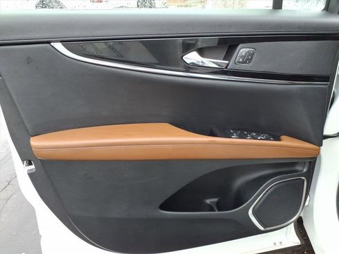 Certified 2022 Lincoln Nautilus Reserve image 13