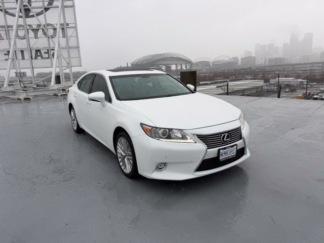 Used 2015 Lexus ES 350 w/ Luxury Package FWD image 1