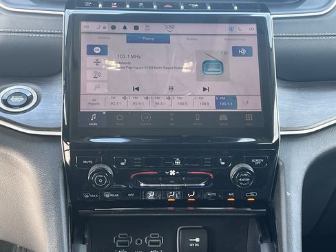 Used 2023 Jeep Grand Cherokee Limited w/ Trailer Tow Prep Group (B) image 15