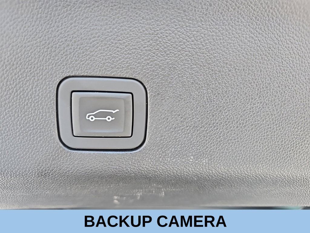 Used 2026 GMC Yukon XL AT4 AWD/4WD image 7