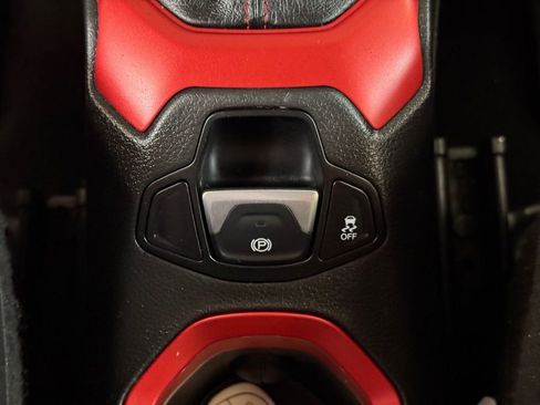 Used 2016 Jeep Renegade Trailhawk image 33