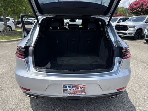 Used 2016 Porsche Macan Turbo AWD/4WD image 18