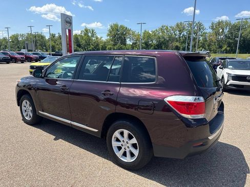 Used 2013 Toyota Highlander FWD w/ Cold Weather Pkg image 6