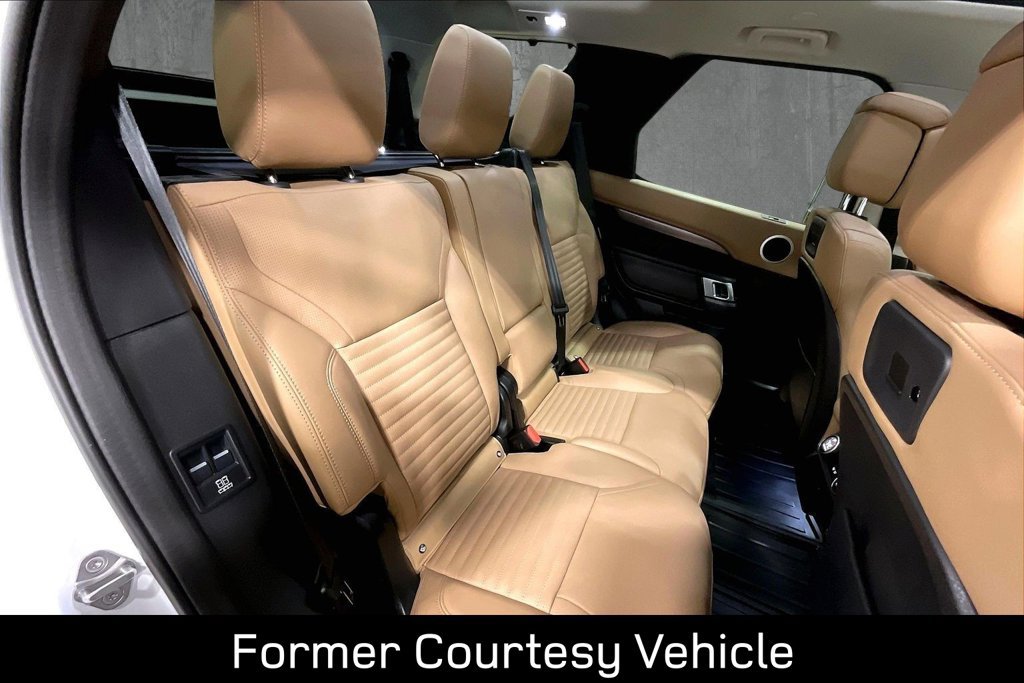Used 2025 Land Rover Discovery Metropolitan Edition AWD/4WD image 26