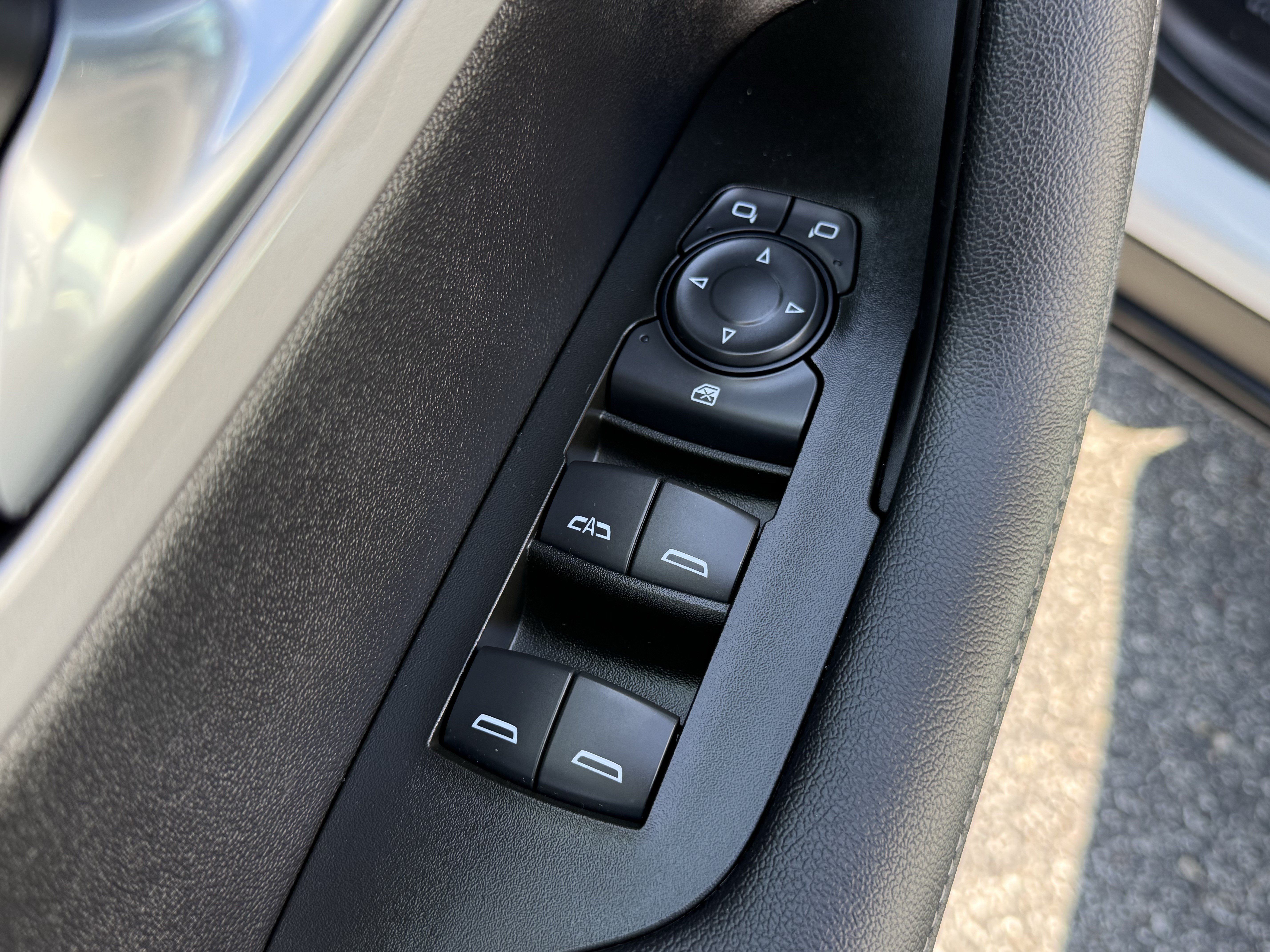 Used 2025 Chevrolet Blazer LT FWD image 14
