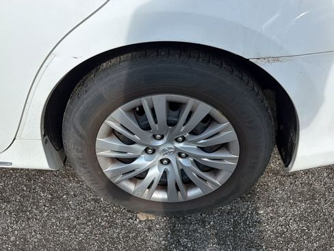 Used 2014 Toyota Camry LE FWD image 20