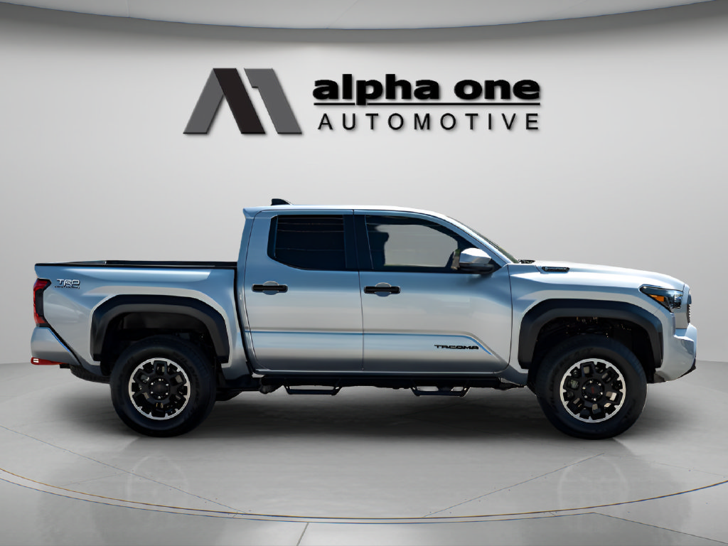 Used 2025 Toyota Tacoma TRD Off-Road w/ TRD Off Road Upgrade Package AWD/4WD image 4