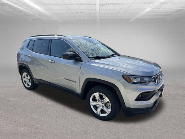 Used 2024 Jeep Compass Latitude w/ Convenience Group AWD/4WD image 12