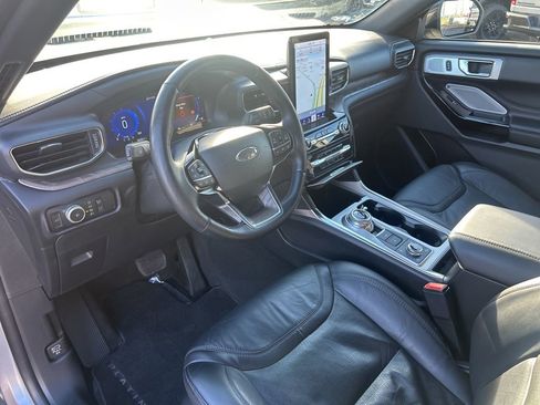 Used 2022 Ford Explorer Platinum w/ Equipment Group 601A image 19