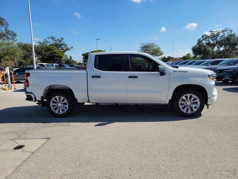 Used 2023 Chevrolet Silverado 1500 Custom image 10