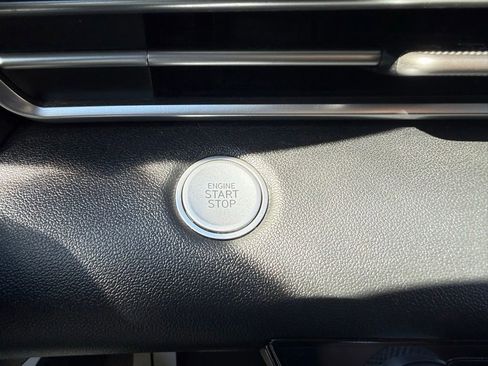 Used 2021 Hyundai Elantra SEL FWD image 35