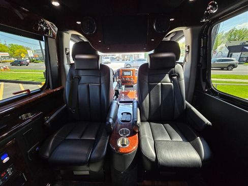 Used 2014 Mercedes-Benz Sprinter 2500 image 17