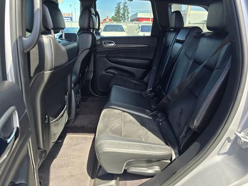 Used 2018 Jeep Grand Cherokee Altitude AWD/4WD image 19