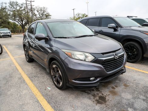 Used 2018 Honda HR-V EX image 6