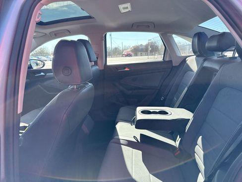 Used 2025 Volkswagen Jetta SE image 25