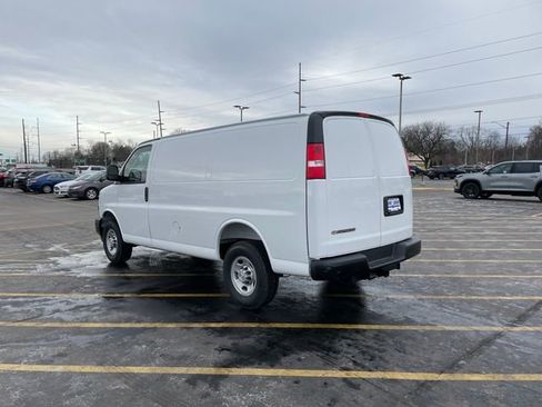 New 2025 Chevrolet Express 3500 w/ Driver Convenience Package image 4