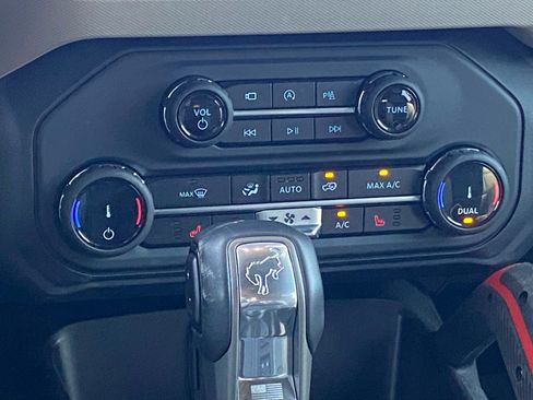 Certified 2022 Ford Bronco Wildtrak AWD/4WD image 11