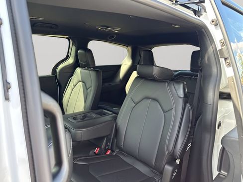 New 2026 Chrysler Pacifica Select w/ S Appearance Package FWD image 20