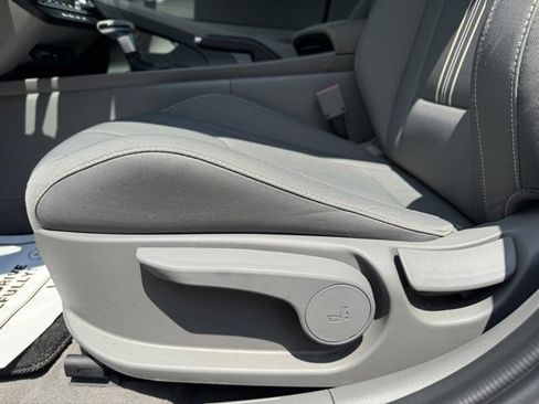 Used 2024 Hyundai Elantra SEL image 12