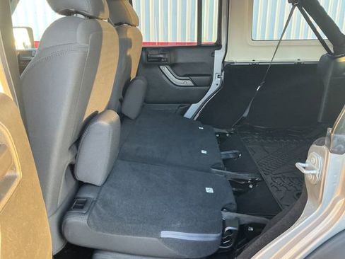 Used 2018 Jeep Wrangler Unlimited Sport S image 38