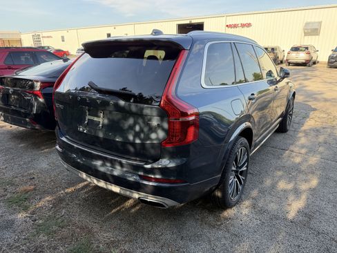 Used 2021 Volvo XC90 T5 Momentum w/ Climate Package AWD/4WD image 11