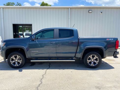 Used 2019 Chevrolet Colorado Z71 AWD/4WD image 2