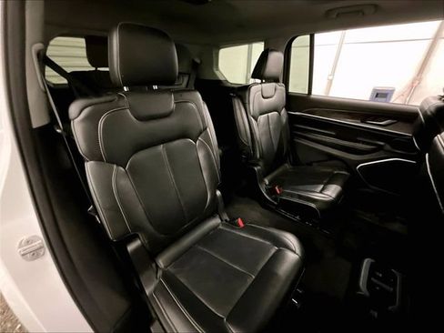 Used 2021 Jeep Grand Cherokee L Limited AWD/4WD image 26
