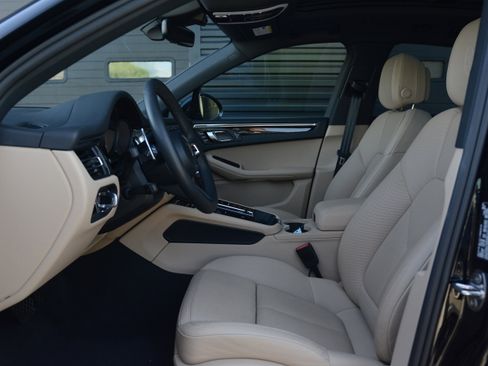 Certified 2026 Porsche Macan AWD/4WD image 15