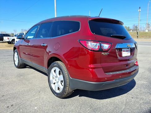 Used 2016 Chevrolet Traverse LT w/ Style and Technology Package image 5