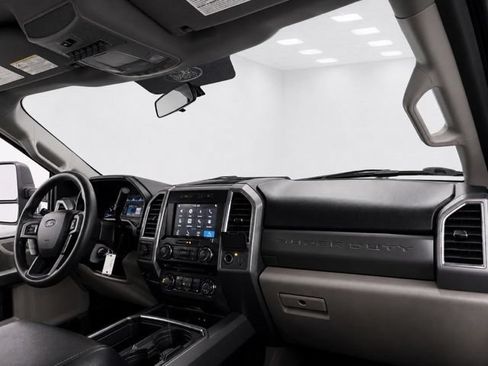 Used 2017 Ford F250 XLT w/ XLT Premium Package AWD/4WD image 19