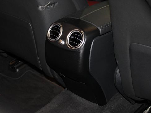 Used 2022 Mercedes-Benz GLC 300 4MATIC image 26