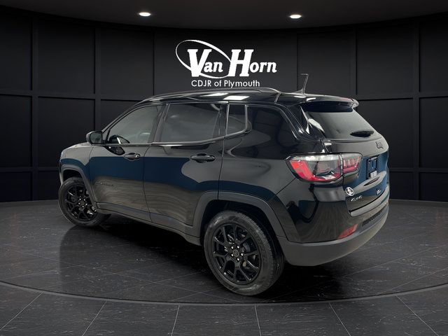 Used 2025 Jeep Compass Latitude w/ Altitude Special Edition AWD/4WD image 5