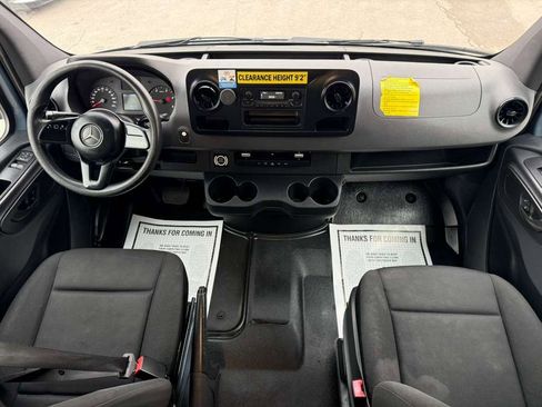 Used 2019 Mercedes-Benz Sprinter 144 image 17