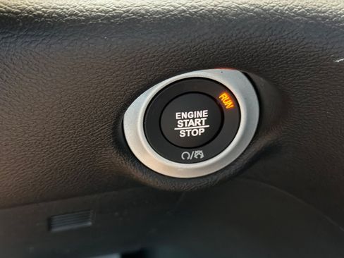 New 2027 Chrysler Pacifica Select FWD image 21