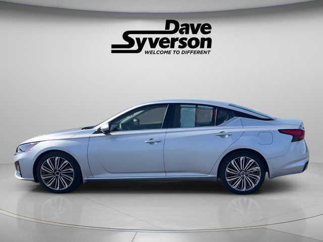 Used 2025 Nissan Altima 2.5 SL FWD image 2
